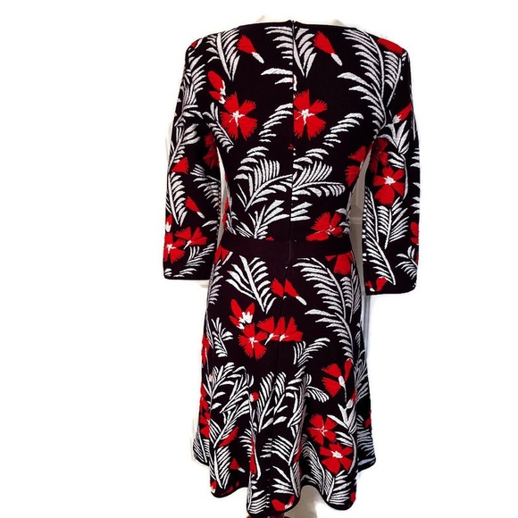 CAROLINA HERRERA DRESS FIT & FLARE BLUE RED WHITE FLORAL STRETCH KNIT Size S - Picture 5 of 7